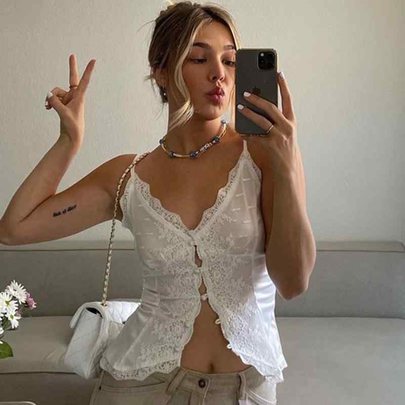 ・カテゴリ: キャミソール・シルエット: スリムフィット・着丈: ショート丈（40cm超、50cm以下）・柄: 花柄・デザイン特徴: レース・素材: サテン（ポリエステル 80%-90%、ポリウレタン 30%未満）・カラー展開: ホワイト・重量: 約0.1kg・サイズ展開: S、M、L・対象: レディース・スタイル: ストリート、欧米風、セクシー系・肩紐デザイン: シングルストラップ・伸縮性: 若干あり・着用方法: インナー、アウター