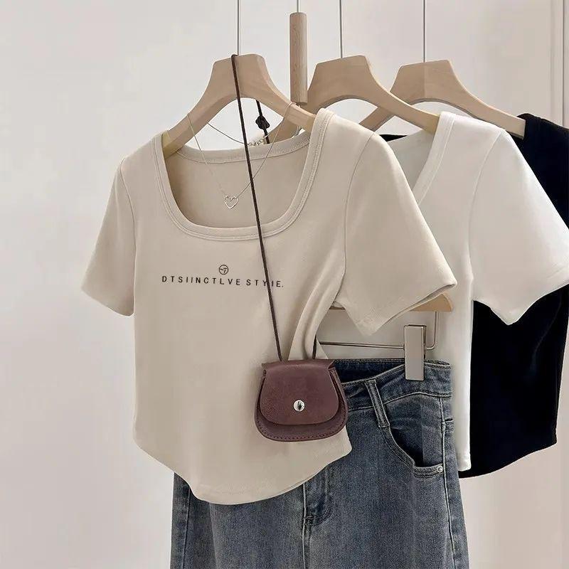 Tシャツ レディース フレンチスタイル スクエアネック カーブヘム ショート丈 リブ スリムフィット 半袖 大人かわいい ギャル風 正肩 インナー 春夏・カテゴリ: Tシャツ・素材: ポリエステル・主な素材: ポリエステル・副素材: スパンデックス・柄: 英字、数字、文字・スタイル: プルオーバー・袖丈: 半袖・加工: 高温定型・シルエット: スリムフィット・着丈: ショート・ネックライン: スクエア・ラウンドネック・袖タイプ: レギュラー袖・流行要素: プリント・カラー展開: 英字杏色、英字モカ、英字ホワイト、英字ブラック・サイズ展開: S、M、L、XL、XXL・スタイルタイプ: 清新、スイート・主素材混率: 90-95%・スタイル: カレッジスタイル・副素材混率: 30%以下