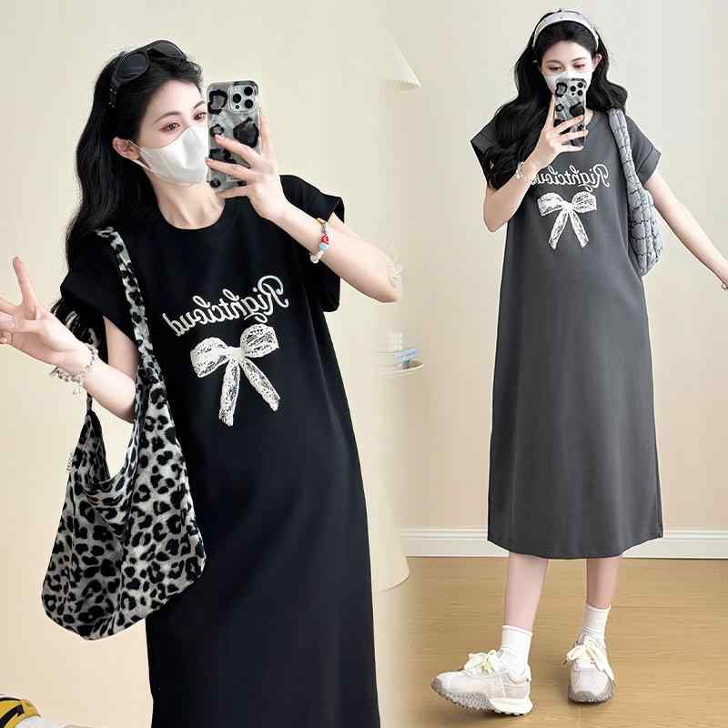 ワンピース マタニティ レディース 春夏 半袖 Tシャツワンピース 膝丈 ミモレ丈 リボン プリント ゆったり 体型カバー カジュアル お出かけ ママ 妊婦服 産前 産後・カテゴリ: ワンピース・ネックライン: クルーネック・袖丈: 五分袖・素材: 綿70-80%、ポリエステル30%以下・柄: リボン・スカート丈: ミディアム丈・カラー展開: ブラック, グレー・サイズ展開: M, L, XL, 2XL・スカートシルエット: Aライン・スタイル: きれいめカジュアル・流行要素: リボン・袖の形状: 通常袖・加工技術: 立体裁断