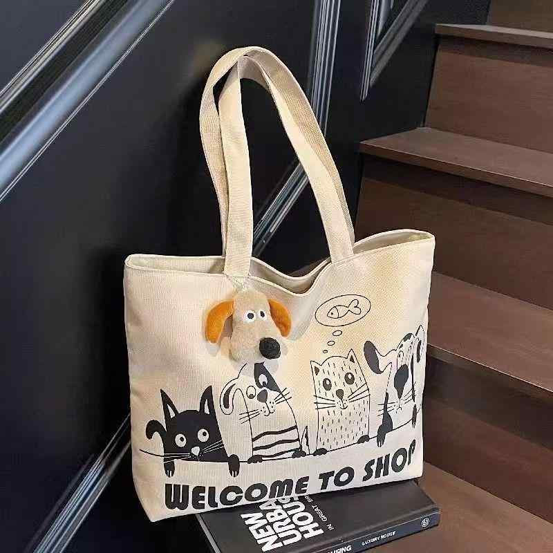 トートバッグ レディース キャンバス 大容量 帆布 鞄 カバン A4 収納 軽量 カジュアル 通勤 通学 通学用 普段使い 手提げ 肩掛け キャラクター プリント かわいい 丈夫 マチあり 多機能 シンプル・カラー展開: 米白色, カキ色, ブラウン・スタイル: トレンド・素材: 帆布・サイズ: 中・用途: 日常・流行の要素: プリント・裏地素材: ポリエステル・バッグ形状: 横型スクエア・開閉方式: ファスナー・内部ポケット: 携帯電話用ポケット・外部ポケット: 内貼りポケット・硬さ: 中～ソフト・ショルダーストラップ: 2本