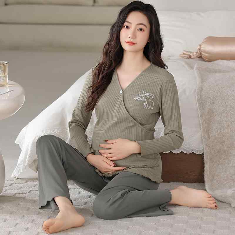 授乳服 レディース パジャマ ルームウェア 長袖 長ズボン 胸パッド付き 再生繊維 妊婦用 マタニティ 薄手 オールシーズン 上下セット・素材: モダール、粘繊・混率: 30%-50%・スタイル: セットアップ・袖丈: 長袖・パンツ丈: 長ズボン・カラー展開: FA24281, FA24282, FA24283, FA24284, FA24278, FA24279, FA24280・サイズ展開: M, L, XL, XXL・雰囲気: シンプルカジュアル・生地の厚さ: 普通(141-160g/平方メートル)