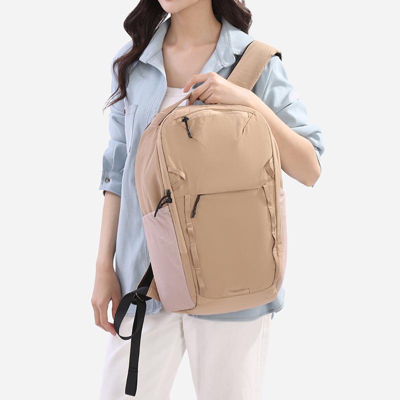 リュック メンズ レディース バックパック デイパック 鞄 カジュアル 軽量 旅行 登山 通勤 通学 PC収納 収納力 おしゃれ シンプル・カラー展開: 烏黒、叢林緑、湖水藍、m黄色、華麗黄、深空灰・性別: 男女兼用・用途: 日常・素材: タスラン・スタイル: 都市シンプル・容量: 20-35L・機能: 通気性・収納可能PCサイズ: 38.1cm・柄: 無地・裏地素材: ポリエステル・流行の要素: ステッチ・背負いシステム: カーブ型ショルダーストラップ