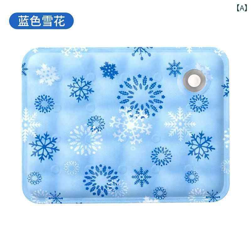 ペット用冷感マット 犬 猫 ウォーターマット 注水式 防水 暑さ対策 オールシーズン 滑り止め 軽量 快適 室内用 冷却マット 寝具 ペット用品 休息用 クッション 持ち運び 便利 手入れ簡単 お手入れ楽々・カテゴリ: 氷マット・サイズ: 40*50cm・素材: PVC・中材: 氷晶・重量: 170g・対象: 通用・用途: 防暑降温