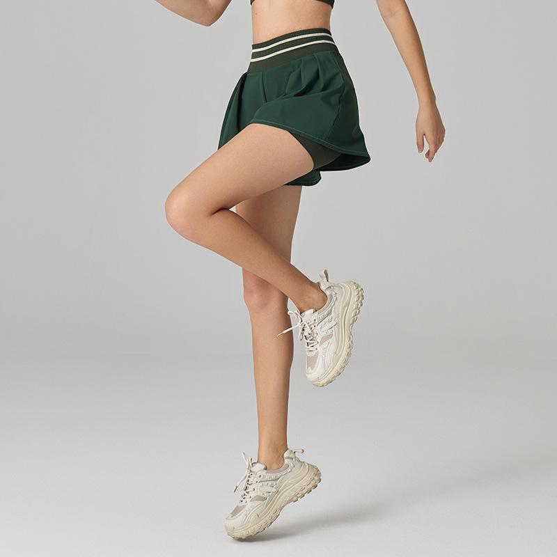 ショートパンツ レディース スポーツウェア フェイクレイヤード ランニング ヨガ レギンス 伸縮性 フィットネス 防透け 薄手 オールシーズン 普段使い トレーニング ジム・パンツ丈: ショートパンツ・対象性別: 女性・対象年齢層: 成人・スタイル: カジュアル、スポーツカジュアル・生地名: ライクラ・生地成分: アクリル30%・インナー有無: 有・裏地名称: ライクラ・裏地成分: スパンデックス70%・用途: ランニング、フィットネス・カラー展開: バニラホワイト、レトログリーン、ネイビー・サイズ展開: S,M,L,XL・機能: 耐摩耗・ウエスト: ミドルウエスト・フィット感: ルーズフィット・パンツ形状: ストレート