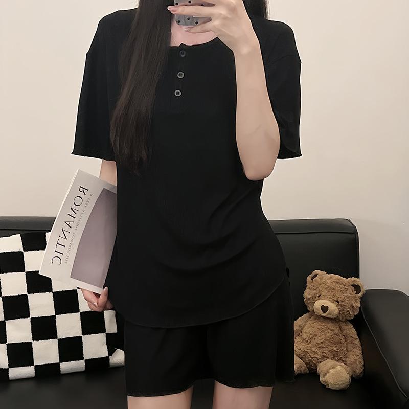 パジャマ レディース 半袖 ショートパンツ 上下セット 韓国風 カジュアル ホームウェア 無地 薄手 部屋着 春夏・カテゴリ: セットアップ・素材: 人絹(レーヨン)・主な素材: ポリエステル(ポリエステル)・生地の厚さ: 中等(141-160g/平米)・ボトムス丈: ショートパンツ・機能: カジュアル、睡眠、ホームウェア、快適・対象: 若年層女性・利用シーン: 室内・カラー展開: グレー、ブラック、杏色・サイズ展開: M(40-50kg)、L(50-60kg)、XL(60-70kg)、2XL(70-80kg)・混率: 50%-70%・スタイル: シンプルカジュアル