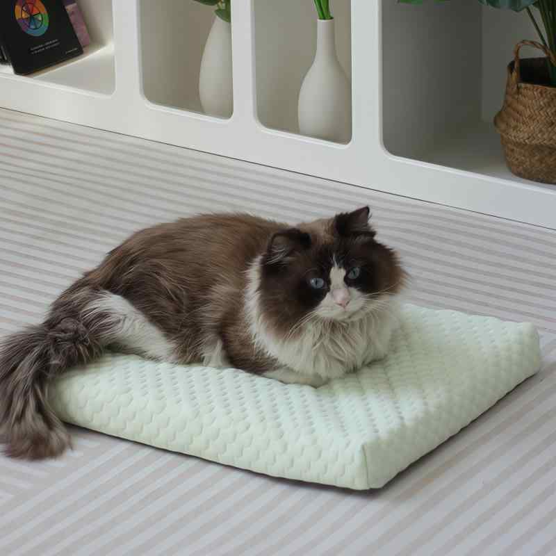 ペット ペットマット 接触冷感 冷却 洗える ひんやり 猫用 犬用 春夏 通気性 クッション性 滑り止め ペット用品 室内用 暑さ対策 小型犬 中型犬 大型犬 おしゃれ シンプル クッション 快適 寝具