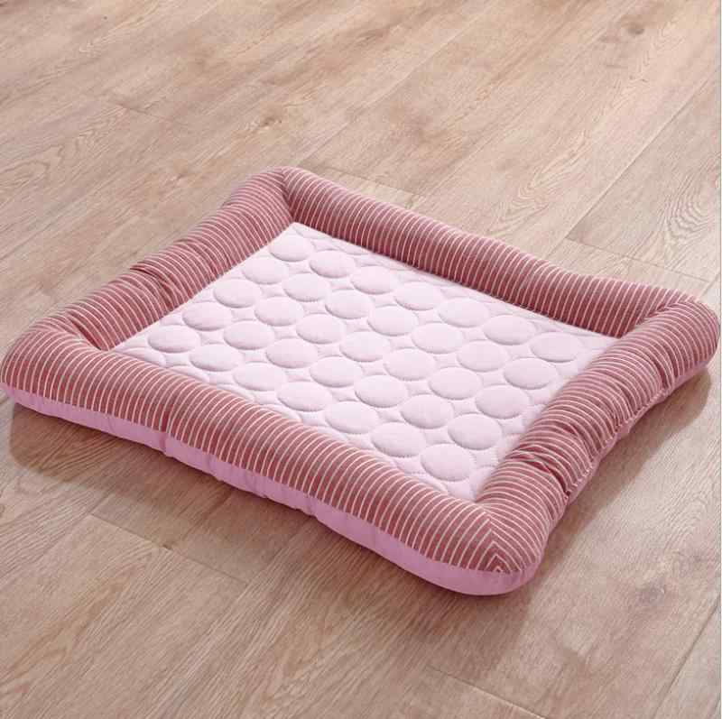 ペット用品 マット ペット用ベッド クールマット 接触冷感 涼感 夏用 ひんやり 犬用 猫用 小型犬 中型犬 兼用 洗える 滑り止め 通気性 ペットマット クッション 暑さ対策 快適 室内用・カテゴリ: 座垫・カラー展開: ピンク、ブルー・サイズ展開: 45*35cm、55*45cm、76*58cm・対象: 犬・お手入れ方法: 水洗・機能: 通気性・取り付け方法: 工具不要・使用シーン: 多シーン対応・対応品種: ミニ犬、小型犬、中型犬・トイレトレイ: なし