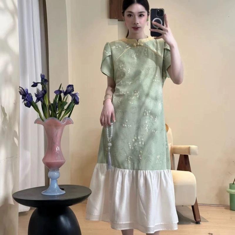 ワンピース レディース ロング丈 マーメイドシルエット 新中式 チャイナドレス風 盤扣 立ち襟 エレガント 清涼感 大人かわいい オールシーズン 上品 普段使い お出かけ・素材: TR素材・柄: 無地・スタイル: Aライン・組み合わせ: 単品・着丈: ロング丈・スカートシルエット: Aライン・ネックライン: クルーネック・袖型: 通常袖・袖丈: 半袖・ウエスト: ハイウエスト・素材成分: ポリエステル95%以上・スタイルテイスト: レトロ・カテゴリー: ワンピース