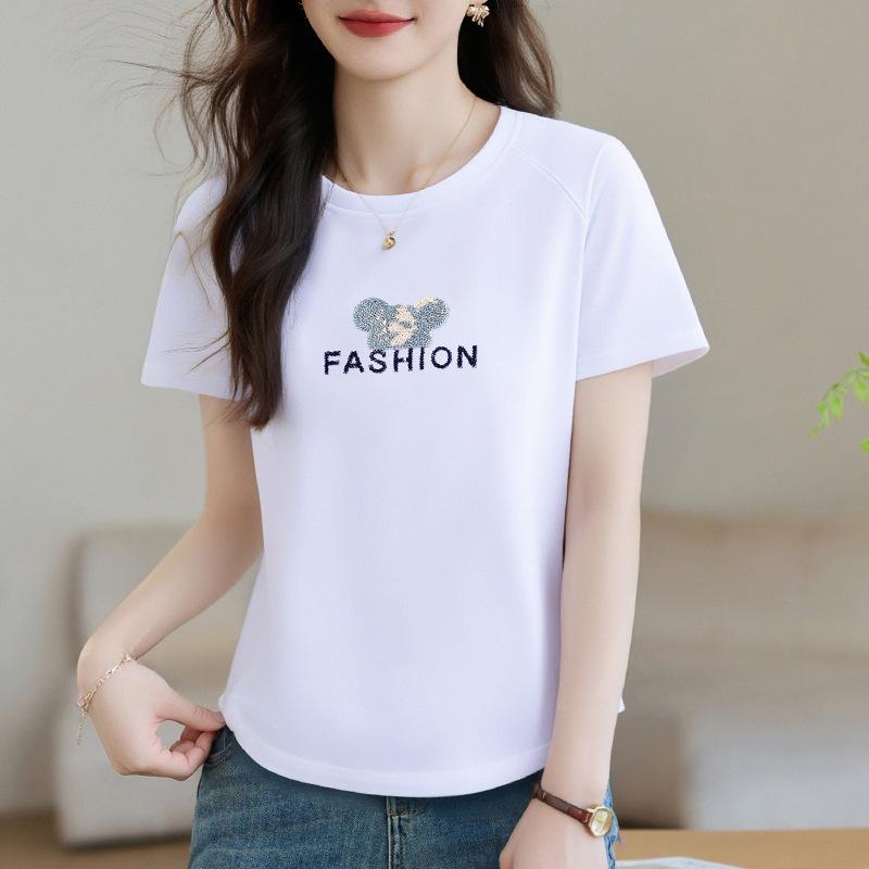 Tシャツ レディース 半袖 クルーネック 灰色 無地 トップス ゆるっと感 カジュアル 普段使い シンプル カットソー プルオーバー ゆったり["・カテゴリ: Tシャツ","・素材: 綿90～95%","・スタイル: 日韓カジュアル、ゆったり","・ネックライン: クルーネック","・袖丈: 半袖","・シルエット: ゆったり","・着丈: 50～65cm","・デザイン: 不規則","・加工: 形態安定","・カラー展開: ロータスピンク、ホワイト、ダークグレー、クリアブルー","・サイズ展開: M, L, XL, 2XL, 3XL, 4XL"]