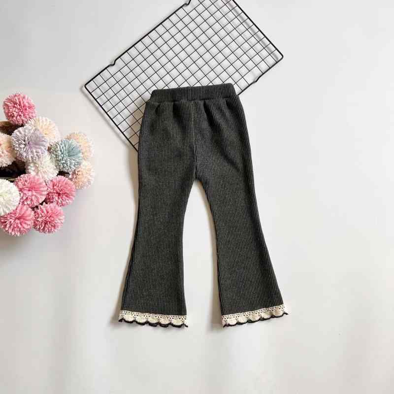 パンツ 子供 女の子 長ズボン フレアパンツ フリル 無地 カジュアル 薄手 春秋