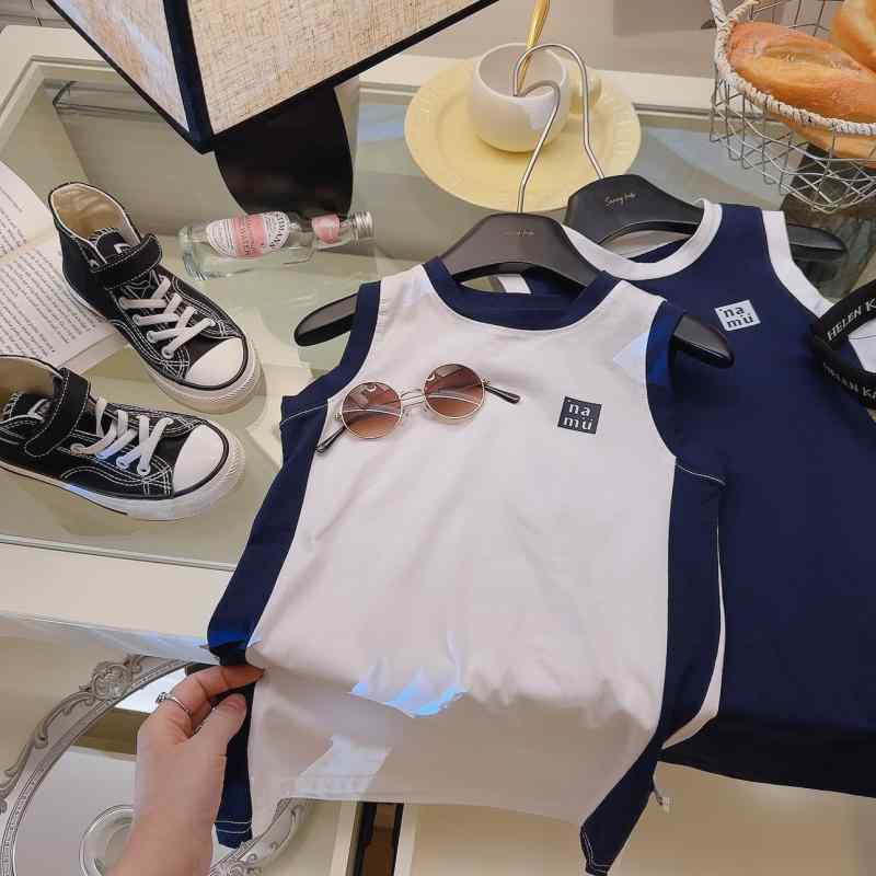 ワンピース キッズ 女の子 夏物 綿100％ 切り替え ノースリーブ タンクワンピ ミディアム丈 ストレートシルエット Tシャツワンピ かわいい 通学 お出かけ・スタイル: カジュアル・素材: 綿95%、綿・カテゴリ: キャミワンピース・安全等級: A類・性別: 女児・対象年齢: 3~8歳・面料加工: 柔軟処理・款式: ノースリーブ・スカートシルエット: Aライン・要素: ストレート・カラー展開: ダークネイビー、チタンホワイト・サイズ展開: 70-80cm、80-90cm、90-100cm、100-110cm、110-120cm、120-130cm、130-140cm、140-150cm
