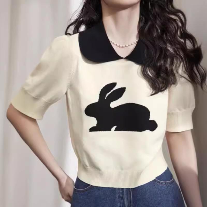 トップス レディース ニットTシャツ フレンチスタイル ポロ襟 ジャストショルダー バイカラー ウサギ ジャカード 春夏 カジュアルスタイル 普段使い 通勤用["・素材: メッシュ","・主素材: ポリエステル","・柄: 無地","・スタイル: プルオーバー","・袖丈: 半袖","・工法: ジャカード","・フィット感: レギュラー","・着丈: 50-65cm","・襟型: ポロ襟","・袖の形状: 通常","・流行の要素: 配色","・カラー: オフホワイト","・サイズ: S, M, L, XL","・スタイル: レトロ","・主素材含有率: 30%以下","・スタイル: チャイナ風","・カテゴリ: Tシャツ"]