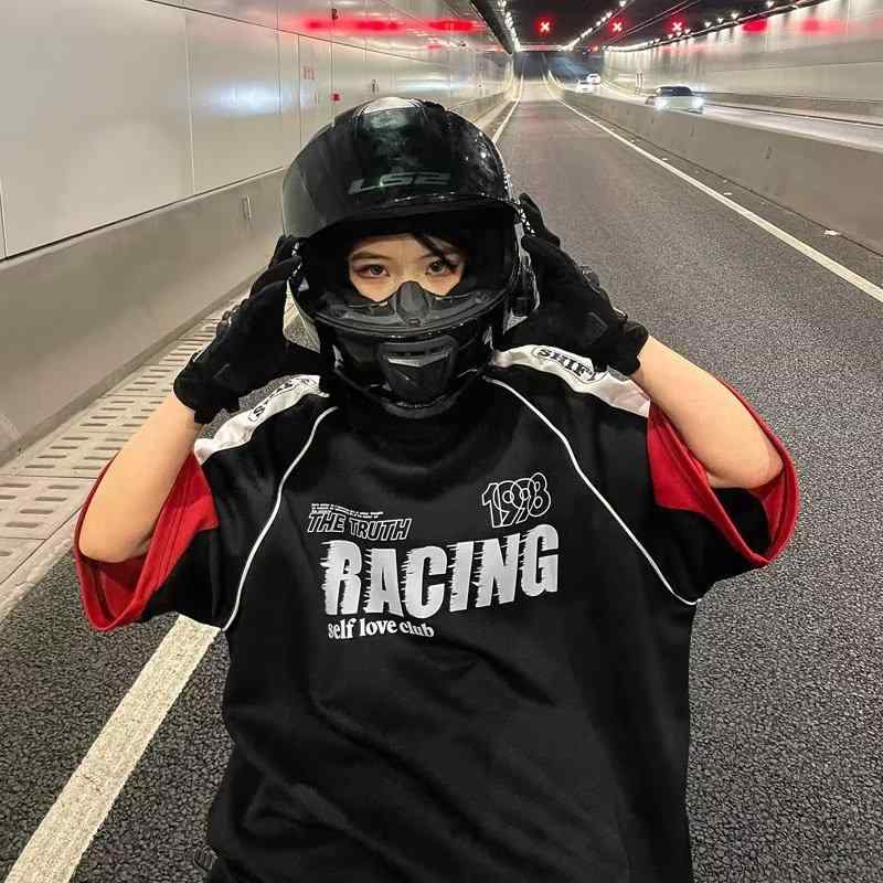 Tシャツ メンズ レディース 半袖 クルーネック カットソー 綿 コットン 厚手 ビッグシルエット アメカジ ヴィンテージ風 ストリート系 バイカー レース カジュアル 夏服["・スタイル: 韓国風","・主な素材: ポリエステル","・柄: 無地","・シルエット: ルーズフィット","・スタイル: プルオーバー","・ネックライン: クルーネック","・袖丈: 半袖","・素材: 化学繊維混紡","・混用率: ポリエステル81-90%","・シーン: カジュアル","・ディテール: プリント","・プリント柄: 幾何学模様","・加工: 切り替え","・カラー: ホワイト、ブラック","・サイズ: M、L、XL、XXL","・カテゴリ: Tシャツ","・袖タイプ: レギュラー","・重さ: 約180-250g","・機能: 吸湿速乾","・対象: メンズ"]
