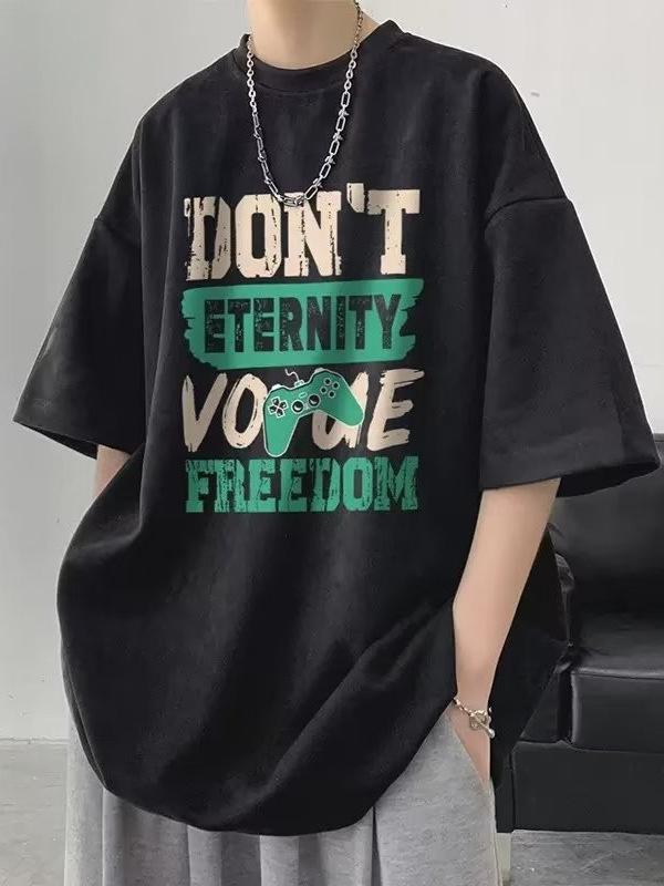 Tシャツ メンズ 半袖 オーバーサイズ カットソー トップス カジュアル おしゃれ ゆったり 無地 クルーネック 5分袖 春夏 アウトドア 普段着・カテゴリ: Tシャツ・スタイル: 運動カジュアル・主な素材: 聚酯繊維(ポリエステル) 96%以上・柄: 英字・フィット感: 合体型・トップススタイル: プルオーバー・ネックライン: クルーネック・袖丈: 五分袖/中袖・袖型: ドロップショルダー・フード: なし・厚さ: 薄手・素材名称: 再生繊維・カラー展開: T269ゲーム機(ホワイト、ブラック、カーキ、クラインブルー、ライトグレー、ダークグレー)、T272リトルアストロノート(ホワイト、ブラック、ダークグレー、ライトパープル、クラインブルー、ロイヤルブルー)、T703海青アルファベット(ブラック、ホワイト、ライトグレー)、T271箱入り猫(ホワイト、ブラック、ダークグレー、ラインブルー)、T264EIA(ホワイト、ブラック、ライトグレー)、T365半月(ホワイト、ブラック、湖緑色)、C01再生繊維(ホワイト、ブラック)、T281STAY(ホワイト、ブラック、カーキ、ブルー)、T39ルーズ半袖(ホワイト、ブラック、ダークグレー)・サイズ展開: M,L,XL,2XL,3XL,4XL,5XL・重量: 約180g・対象: メンズ・年齢層: 大人・製造仕様: 襟タグ付き、吊りタグ付き