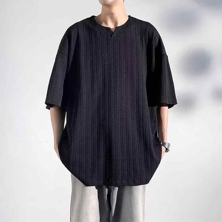 Tシャツ メンズ 半袖 Vネック ストライプ柄 接触 薄手 伸縮性 ゆったり 普段使い 通勤 カジュアル トップス 春夏・カテゴリ: Tシャツ・スタイル: きれいめカジュアル・主な素材: ポリエステル（ポリエステル繊維）・生地の名称: 化繊混紡・柄: ストライプ・フィット感: ルーズフィット・デザイン: プルオーバー・ネックライン: クルーネック・袖丈: 半袖・袖型: レギュラー・フード: なし・厚さ: 薄手・ディテール: ジャカード・プリントテーマ: 都市風・加工: 形態安定・カラー展開: ホワイト、ブラック・サイズ展開: M, L, XL, 2XL, 3XL・重量: 約180g～250g・機能: ・対象年齢層: 大人・対象性別: 男性