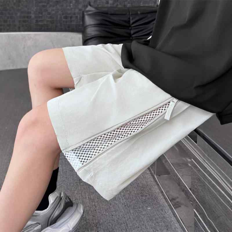 ショートパンツ メンズ 夏物 アメリカン ストリート系 メッシュ 通気性 速干 軽量 薄手 5分丈 五分丈 膝丈 パンツ パンツ ルーズフィット ワイドシルエット サイドジッパー カジュアル スポーツウェア トレーニングウェア オールシーズン対応