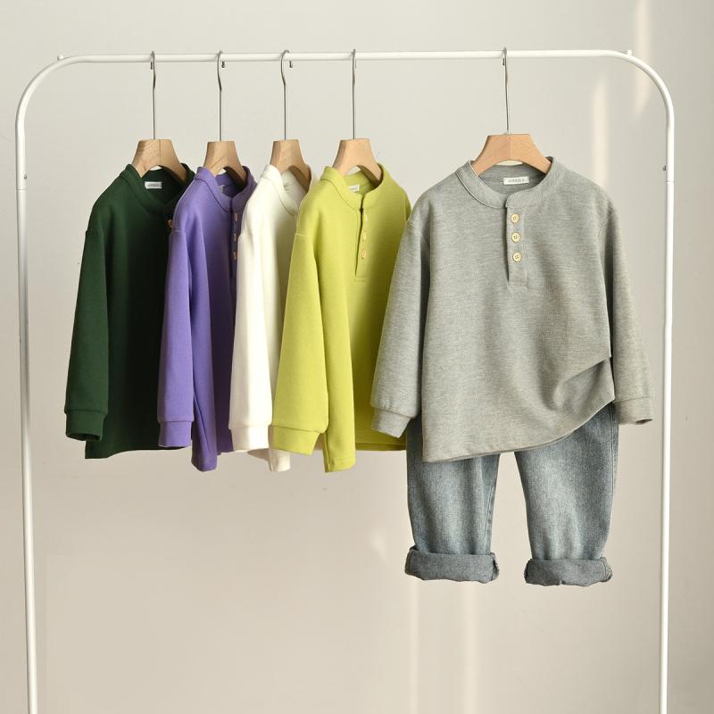 長袖Tシャツ キッズ 男の子 女の子 ワッフル スタンドカラー ヘンリーネック インナー 春秋・性別: 男女兼用・スタイル: カジュアル・フード有無: なし・袖丈: 長袖・対象年齢: 3〜8歳（100〜140cm）・柄: 無地・テイスト: トレンド・素材: 綿・主素材: 綿・主素材混率: 57%・安全等級: B類・カラー展開: ホワイト、パープル、グラスグリーン、グレー、ミリタリーグリーン・推奨身長: 100cm、110cm、120cm、130cm、140cm、150cm、160cm・カテゴリ: キッズTシャツ