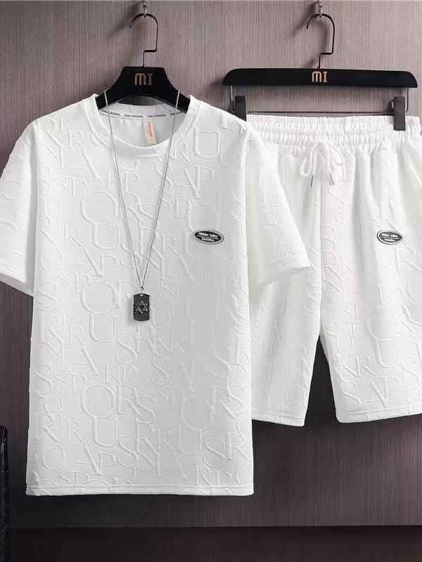 カジュアル 2 点 セット ジャカード アルファベット 半袖 Tシャツ 男 カジュアルインスタ 映え トレンド ゆったり スポーツ ビーチ広 脚 パンツ セットソースカテゴリ: スタイル: 韓国風厚さが薄い: 普通貨物番号: Dhk001パンツ長さ: ショートパンツトップスデザイン: Tシャツトップス袖の長さ: 半袖帽子付きですか: 帽子なし季節にぴったり: 夏ゴールドラッシュのカテゴリ: 青春流行(18 ~ 24歳)生地名: ポリエステル繊維メイン生地成分: ポリエステル繊維 (ポリエステル)メイン生地成分の含有量: 100適用シーン: レジャー在庫タイプ: 全体発売年/季節: 2024年夏カラー: Dhk001ホワイト,Dhk001ブラック,Dhk001グレーサイズ: S,M,L,Xl,2xl,3xl: ,,,,独立駅,,その他主な地域: その他製品カテゴリ: メンズカジュアルスーツ