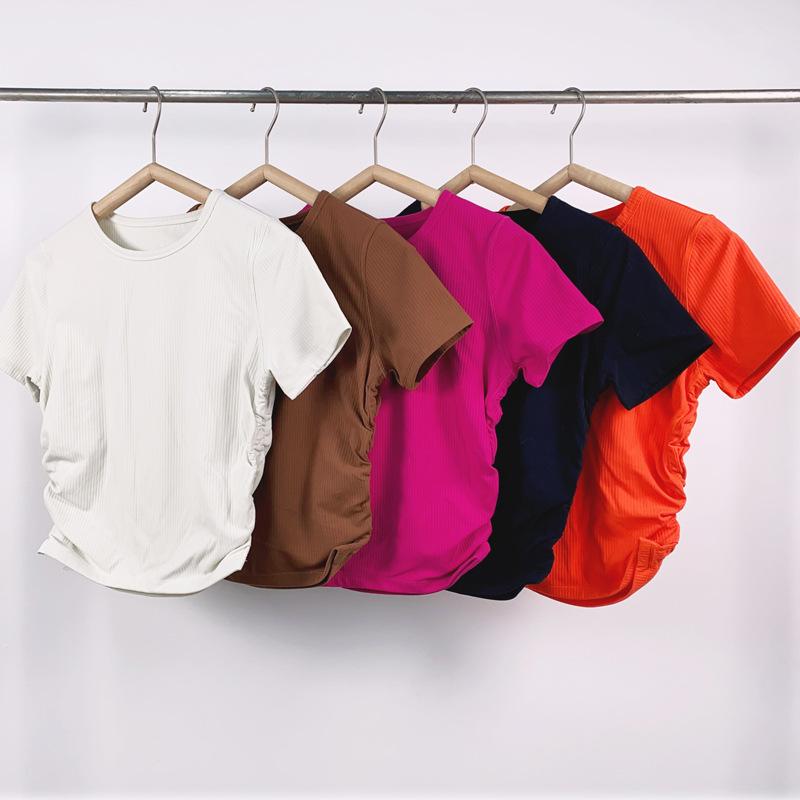 Tシャツ レディース 半袖 トップス ヨガウェア 螺紋 リブニット 丸首 クルーネック スリム フィットネスウェア スポーツウェア 運動 プ拉提 ピラティス ワークアウト トレーニングウェア 吸汗速乾 伸縮性 ストレッチ 軽量・カテゴリ: トップス・カラー展開: ブラック、ブラウン、ホワイト、オレンジ、クランベリー・機能: 吸湿速乾・素材: リブ生地（ナイロン、スパンデックス）・サイズ展開: S、M、L、XL・袖丈: 半袖・シルエット: スリムフィット・着丈: ショート丈（腰丈）・対象: レディース