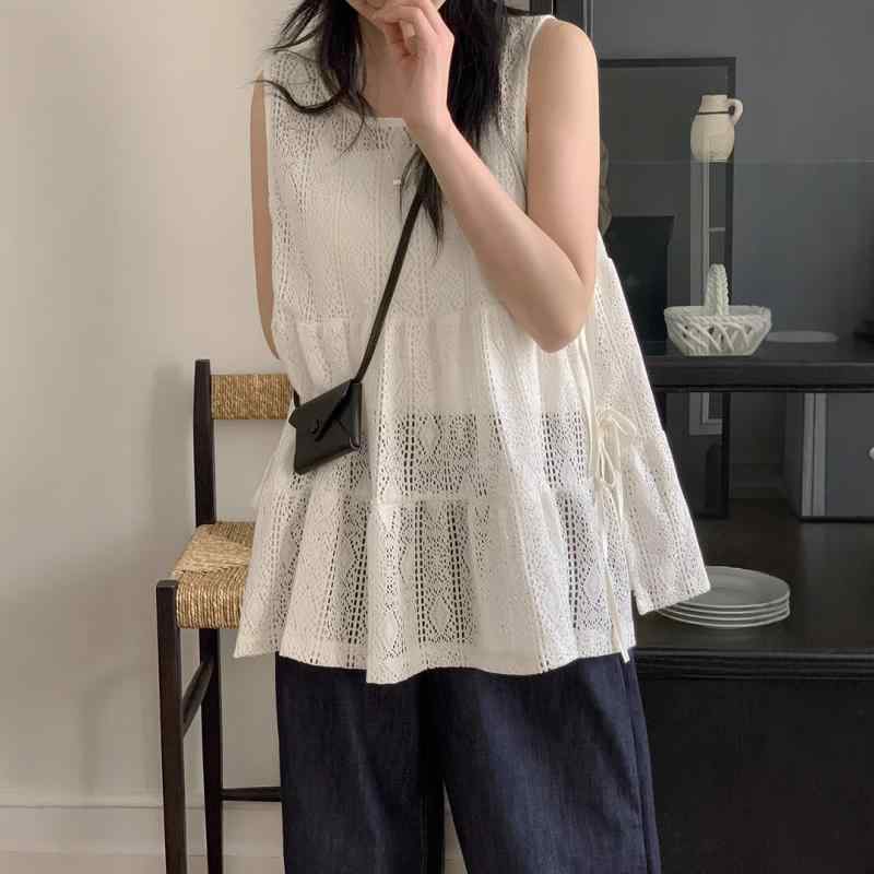 ベスト レディース サマーニット レース 透かし編み ジャガード 紐付き ジレ キャミソール ビスチェ トップス 重ね着 レイヤード ノースリーブ カジュアル ナチュラル フェミニン かわいい 薄手 春夏・スタイル: 日韓カジュアル、快適カジュアル・主な素材: レース・カラー展開: 画像色・サイズ展開: フリーサイズ・性別: レディース・流行要素: カットアウト・デザイン: レースアップ