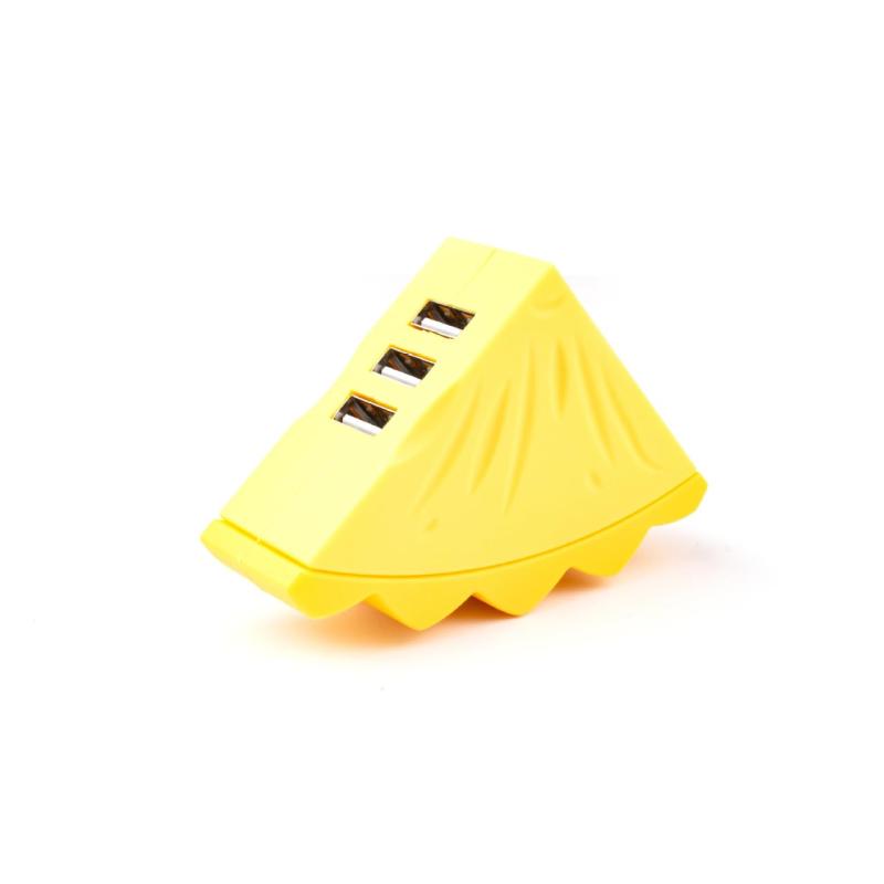 USBハブ 2.0 HUB 3ポート フルーツ型 軽量 USB拡張 Type-C入力対応 コンパクト 高速データ転送 ポータブルハブ Windows/Mac/Linux対応【可愛いフルーツデザイン＆ポータブルサイズ】カラフルなフルーツモチーフでデスクやバッグを華やかに。サイズは手のひらサイズ、重量50gと超軽量で、オフィス・旅行・在宅ワークのあらゆるシーンで活躍します。ギフトにもおすすめです。【Type-C入力・USB2.0×3ポート】Type-CポートからUSB2.0規格の3ポートに拡張可能。3つのデバイス（マウス・キーボード・USBメモリー等）を同時に接続できます。データ転送速度は最大480Mbpsに対応し、写真や動画ファイルの高速転送が可能です。【ドライバー不要＆互換性】Windows・macOS・Linuxを含む主要OSに自動対応。ドライバーのインストールや設定が不要で、挿すだけで即利用可能です。ノートPC・デスクトップ・タブレットなど、USBポート搭載機器との組み合わせが自由自在です。【耐久性抜群の30cm延長ケーブル】高品質ケーブル（長さ約30cm）を採用。柔軟性と耐久性を備え、ワークステーションのレイアウトを自由に構築できます。【シンプルな汎用性】商用・家庭用を問わず、プリンターやゲームコントローラー接続まで幅広く対応。旅行や外出先でも、コンパクトなサイズが利便性を提供。オフィスや家庭での多目的活用に最適です。