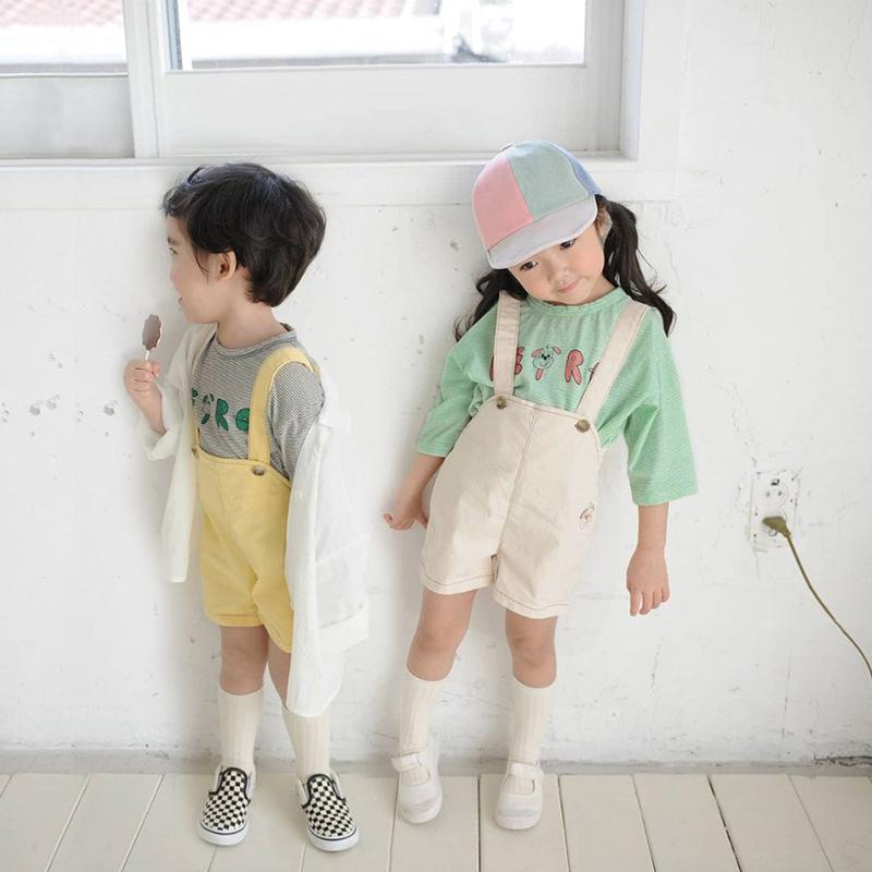 ・カテゴリ: 子供用セットアップ・対象性別: 男女兼用・スタイル: 韓国風・セット内容: トップス、パンツ（2点セット）・対象年齢: 3〜8歳・袖丈: 長袖・パンツ丈: ショートパンツ・生地加工: 柔軟加工・厚さ: 普通・柄: ボーダー・素材: ニット綿・主な素材: 綿95%・安全基準: B類・開閉仕様: プルオーバー・カラー展開: グリーンボーダー、ブラックボーダー・サイズ展開: 80cm、90cm、100cm、110cm