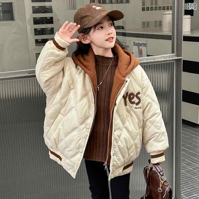 ・カテゴリ: 子供用綿入りコート・対象性別: 女・スタイル: 韓国風・対象年齢: 中小童（3～8歳、100～140cm）・生地加工: 柔軟処理・詰め物: 聚酯繊維（ポリエステル）100%・フード: 有（取り外し不可）・厚さ: 極厚・柄: 無地、アルファベット・デザイン要素: スポーツ、キャラクター、アルファベット、可愛い、カーディガン・主な素材: 聚酯繊維（ポリエステル）100%・裏地素材: 聚酯繊維（ポリエステル）100%・安全基準: B類・留め具の種類: ファスナー・ネックライン: フード付き・インナータイプ: 聚酯繊維（ポリエステル）インナー・カラー展開: コーヒー、パープル・サイズ展開: 100cm、110cm、120cm、130cm、140cm、150cm、160cm、170cm
