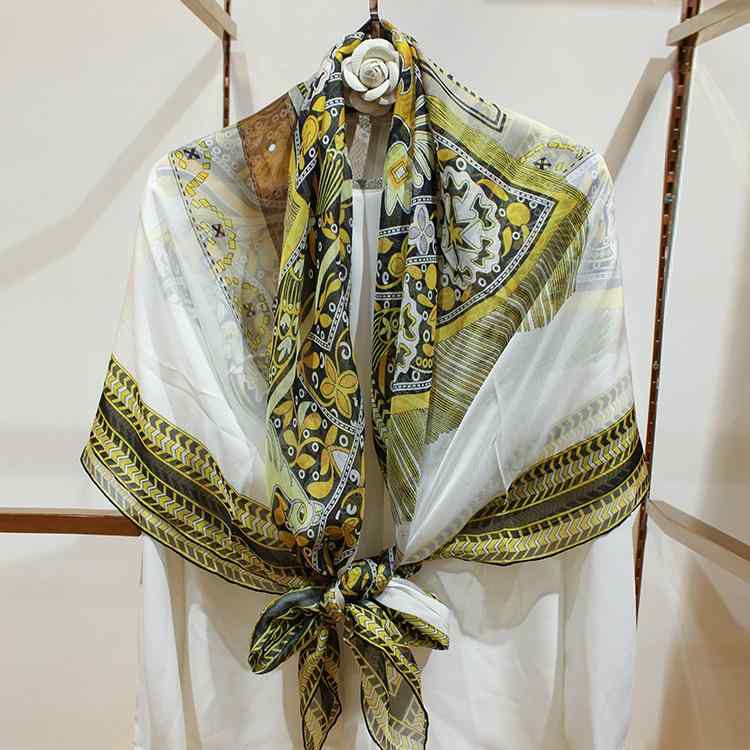 ・織り方: 平織り・デザイン要素: 馬・機能: 防塵・タイプ: スカーフ・幅: 140cm・カラー: 中古ペガサス-青緑・長さ: 135cm・スタイル: オールマッチ、エレガント、オフィス、シンプル、ラグジュアリー・素材: シルク・スタイル分類: 通勤ファッション・加工技術: プリント・サイズ: 140*140cm・デザイン分類: 十二支