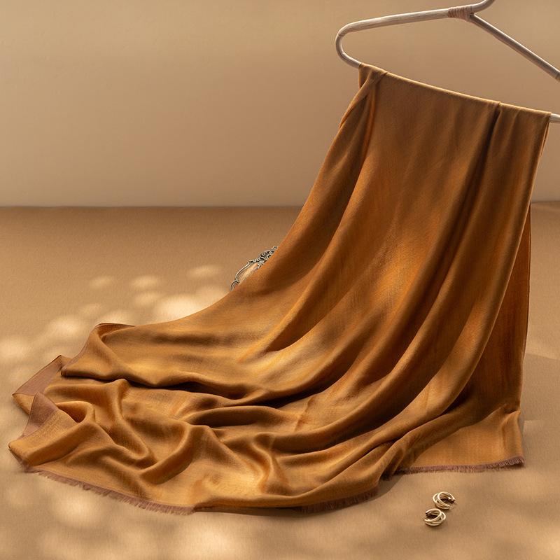 ・機能: 保暖・スタイル: 中長・カラー展開: 黄茶色、グレーカーキ色・主な素材: カシミア100%・サイズ: 200*100・テイスト: カジュアル、シンプル、欧米風、ラグジュアリー・加工技術: ノーアイロン加工・デザイン特徴: エスニック風
