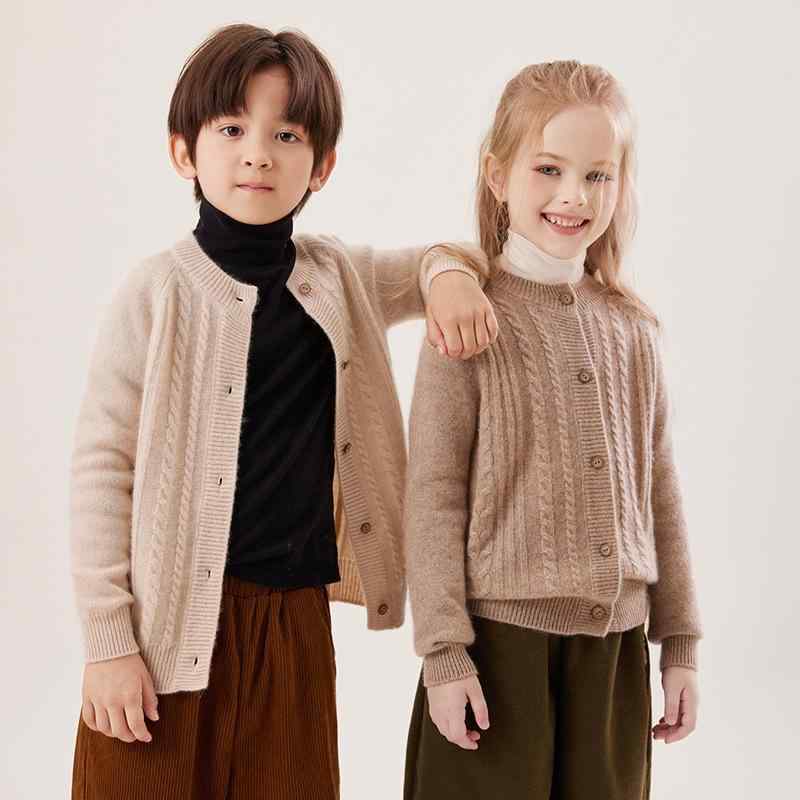 ・カテゴリ: 子供用セーター・性別: 男女兼用・生地加工: 柔軟加工・スタイル: 韓国風・対象年齢: 中大童（8歳以上、身長140cm以上）・毛糸の太さ: 極太・厚さ: 極厚・袖丈: 長袖・柄: 無地・デザイン要素: 可愛い、カーディガン、トレンディ、シャーベットカラー・素材: カシミア（山羊カシミア35%）・安全基準: B類・ネックライン: クルーネック・フード: フードなし・カラー展開: ベージュ、キャメル、スカイブルー、グレー、チェリーレッド・サイズ展開: 100cm、110cm、120cm、130cm、140cm、150cm、160cm、170cm