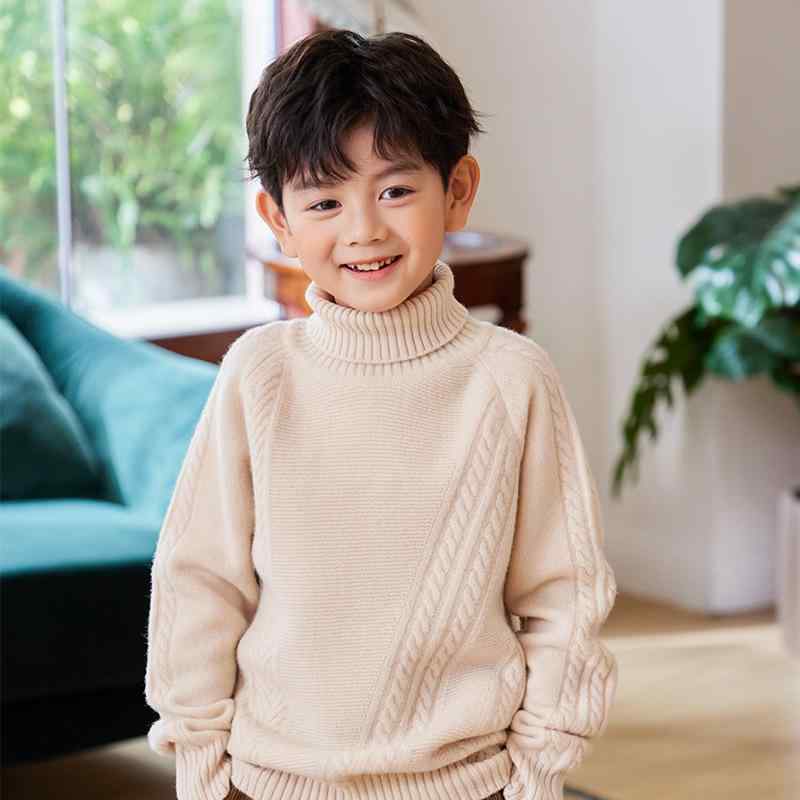 ・カテゴリ: 子供用セーター・性別: 男女兼用・スタイル: 韓国風・対象年齢: 中大童（8歳以上、140cm以上）・毛糸の太さ: 普通・厚さ: 極厚・袖丈: 長袖・着用方式: プルオーバー・柄: 無地・主な素材: 羊毛96%・ネックライン: タートルネック・フード: フードなし・カラー展開: ベージュ、キャメル、サクラピンク・サイズ展開: 110cm、120cm、130cm、140cm、150cm、160cm