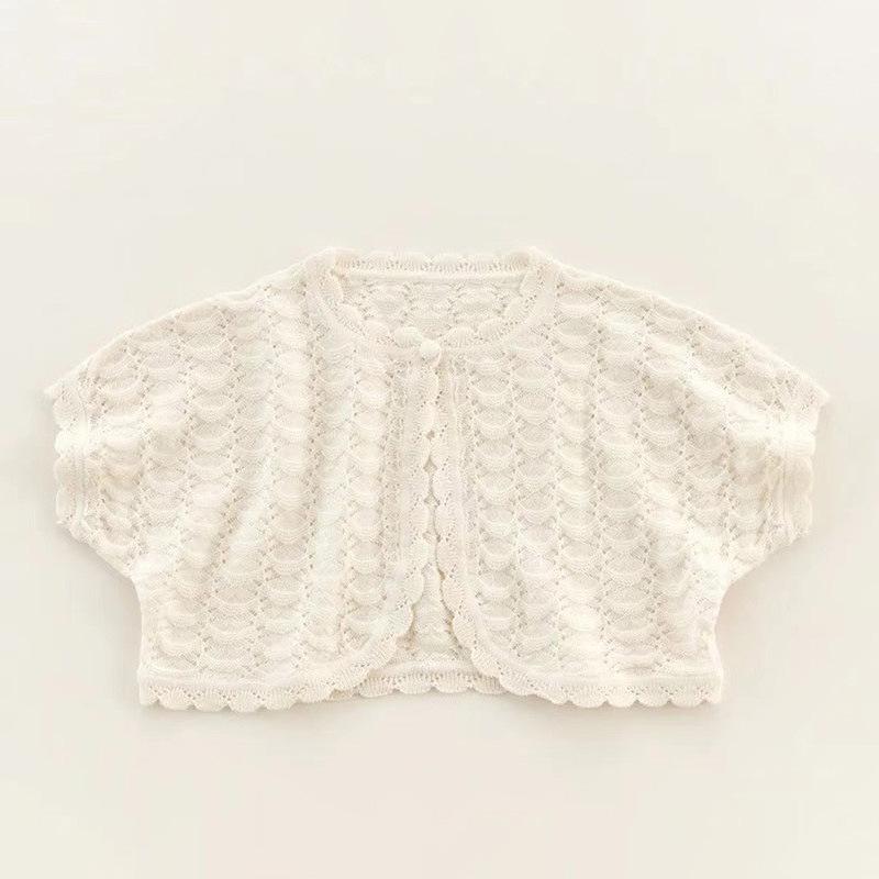 ・カテゴリ: 子ども用ニットトップス・性別: 女の子・スタイル: 欧米風・厚さ: 薄手・袖丈: 半袖・留め具: 1つボタン・柄: 無地・主な素材: シルク（桑蚕糸）・主素材の含有量: 5%・ネックライン: クルーネック・カラー: 絹糸ショール・対応身長: 80cm、90cm、100cm、110cm、120cm、130cm