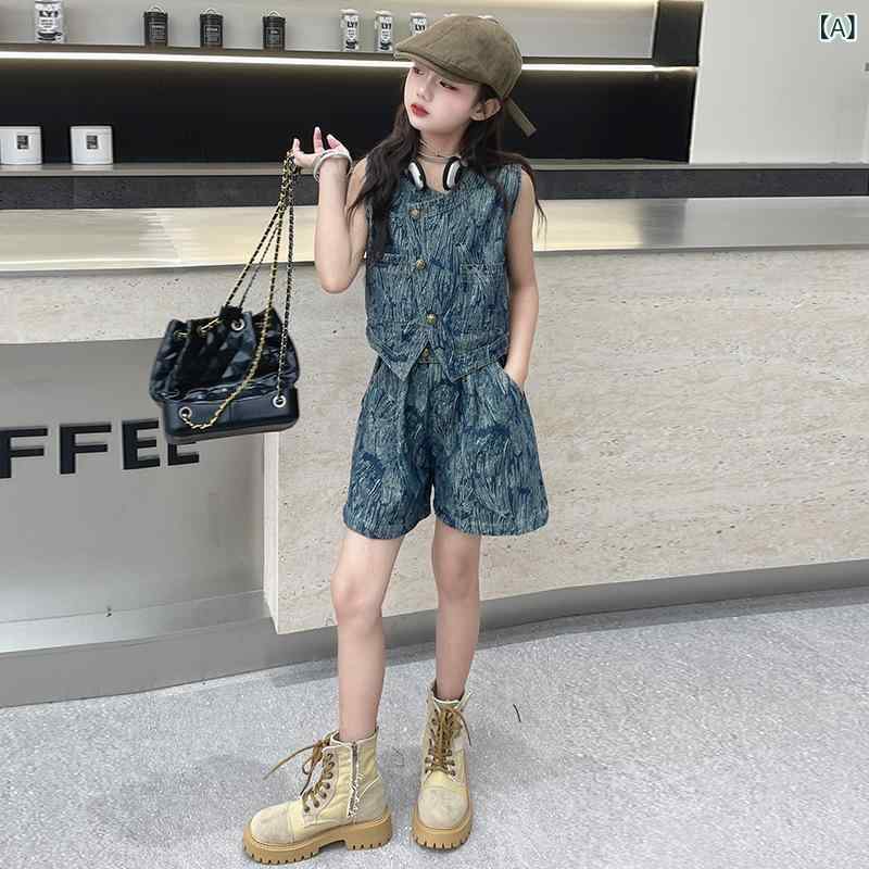 セットアップ 女の子 キッズ 子供服 夏服 半袖 ノースリーブ デニム ベスト ジレ ショートパンツ 短パン 上下セット 2点セット 花柄 総柄 プリント ジーパン カジュアル 普段使い お出かけ 通園 通学 涼しい ブルー
