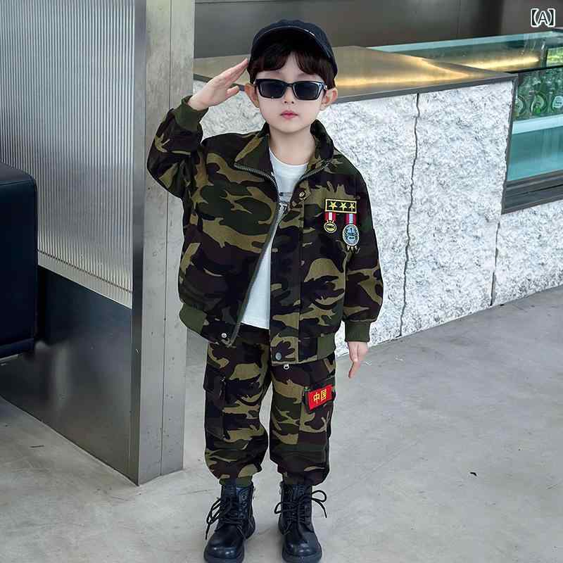 ・カテゴリ: 子供服セットアップ・スタイル: 韓国風・セット内容: ジャケット、パンツ（2点セット）・対象: 男の子・対象年齢: 3〜8歳・袖丈: 長袖・パンツ丈: 長ズボン・生地加工: ソフト加工・厚み: 普通・柄: 迷彩柄・デザイン要素: スポーツ・主な素材: 綿・開閉仕様: ファスナー仕様・カラー展開: アーミーグリーン・サイズ展開: 90cm、100cm、110cm、120cm、130cm、140cm、150cm
