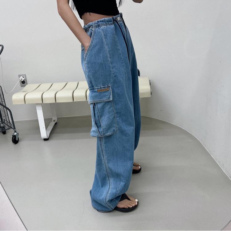 ・カテゴリ: ジーンズ・スタイル: 通勤、カジュアル・主な素材: 綿 80%-90%・パンツのデザイン: ワイドパンツ・パンツ丈: ロングパンツ・ウエスト: ハイウエスト・厚さ: 標準・デザイン: ドローストリング、ポケット・カラー展開: デニムブルー・サイズ展開: S、M・伸縮性: なし・加工: ウォッシュ加工