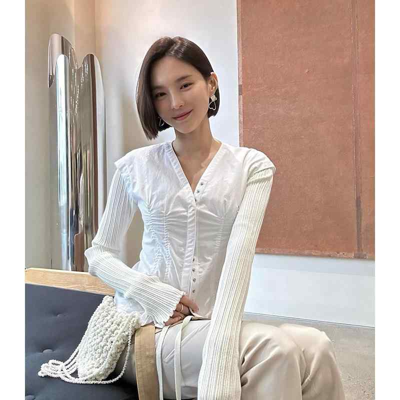 ・カテゴリ: ベスト、タンクトップ・スタイル: カジュアル、韓国風、セクシー・衣丈: ショート丈（40cm超50cm以下）・ネックライン: Vネック・柄: バイカラー・流行要素: ダメージ加工・素材: 表地：綿、裏地：ポリエステル・詰め物: 綿・カラー展開: ダークブラウン、ホワイト・サイズ展開: S、M、L・シルエット: スリムフィット・対象: レディース