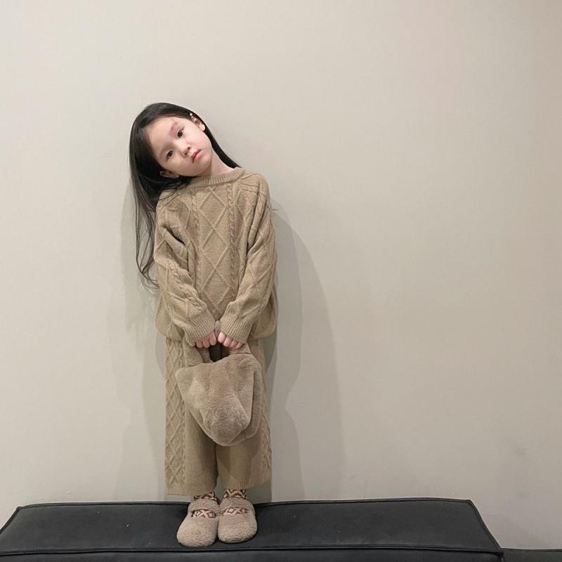 セットアップ キッズ 女の子 ニット セーター ケーブル編み 長袖 ロングパンツ 長ズボン 2点セット 上下セット 秋冬 韓国風 レトロ ベビー 赤ちゃん かわいい おしゃれ カジュアル