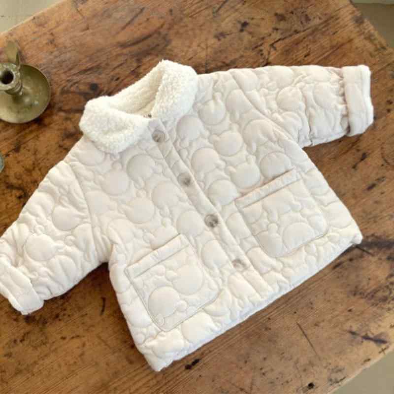 ・カテゴリ: 子供用綿入りコート・対象性別: 男女共用・スタイル: 韓国風・対象年齢: 乳幼児（1～3歳、80～100cm）・生地加工: 柔軟処理・中綿素材: 綿91%-95%・フード: なし・生地の厚さ: 極厚・柄: キャラクター・デザイン要素: キャラクター、可愛い、トレンド・素材: 綿95%・裏地: 綿100%・安全基準: A類・留め具の種類: シングルブレスト・襟型: 襟付き・インナータイプ: 綿インナー・カラー展開: アイボリー、チェック・サイズ展開: 73cm、80cm、90cm、100cm、110cm