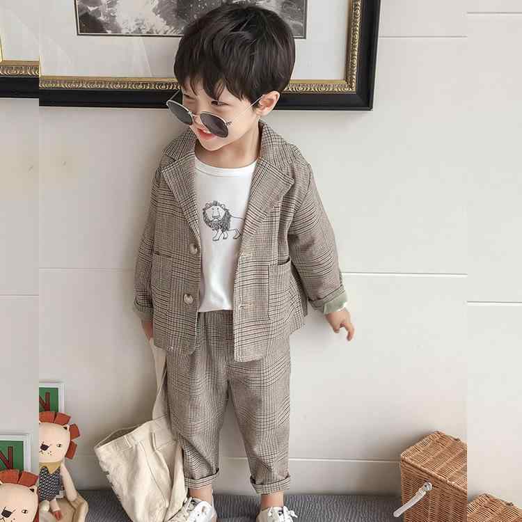 ・性別: メンズ・スタイル: 韓国風・セット内容: パンツセット（2点セット）・セット内訳: 衣服・対象年齢: 中小童（3～8歳、適応身長100～140cm）・袖丈: 長袖・フード: フードなし・パンツ丈: 長ズボン・生地加工: 柔軟処理・厚さ: 普通・柄: チェック・要素: セットアップ、トレンド・生地素材: 化学繊維混紡・主な生地成分: ビスコース・主な生地成分の含有量: 35%・安全基準: B類・留め具の種類: シングルブレスト・カラー展開: ジャケット＋パンツ（セット）、ジャケット＋パンツ＋白Tシャツ、ジャケット＋パンツ＋シャツ＋ネクタイ・サイズ展開: 90cm、100cm、110cm、120cm、130cm、140cm・カテゴリ: キッズセットアップ