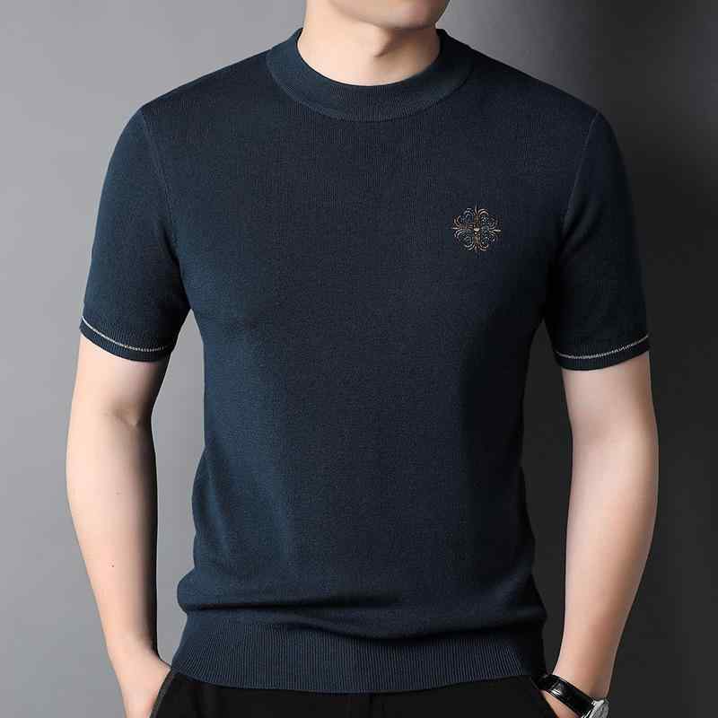 ・スタイル: 韓国風・主な素材: 麻、シルク・素材の割合: 30%以下・柄: 無地・シルエット: ルーズフィット・対象層: ティーン、成人男性・デザイン: プルオーバー・ネックライン: クルーネック・袖丈: 半袖・フード: フードなし・生地の厚さ: 薄手・着用シーン: カジュアル・デザイン詳細: 刺繍・加工: 形態安定・カラー展開: ブラック、ダークブルー、ダークグリーン、ミディアムグレー、カーキ、ライトグリーン、ネイビー、ミディアムカーキ、レイクグリーン・サイズ展開: M(165)、L(170)、XL(175)、XXL(180)、XXXL(185)、4XL(190)・袖の種類: レギュラー・重量: 約180g-250g・カテゴリ: Tシャツ
