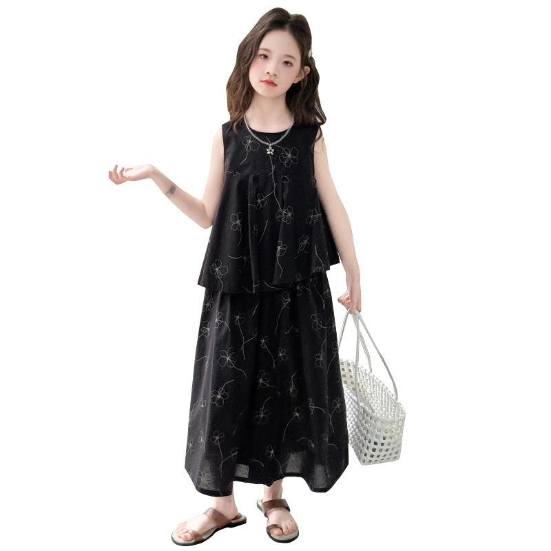・カテゴリ: 子供用セットアップ・対象性別: 女性・スタイル: 韓国風・セット内容: パンツセットアップ（2点セット）・対象年齢: 中大童（8歳以上、140cm以上）・袖丈: ノースリーブ・パンツ丈: 長ズボン・生地加工: 柔軟処理・生地の厚さ: 薄手・柄: 格子柄、無地、英字プリント・デザイン要素: レース、田園風、可愛い、カーディガン、フリル、プリント、バイカラー・素材: ポリエステル80%・安全基準: B類・留め具の種類: プルオーバー・カラー展開: ブラックセット・サイズ展開: 120cm、130cm、140cm、150cm、160cm、170cm