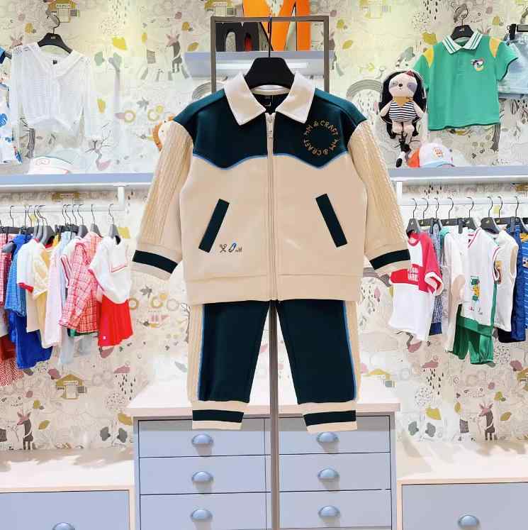 子供服 セットアップ 男の子 女の子 運動着 ジャージ上下 長袖 ジャケット ロングパンツ 2点セット 秋物 キッズ ジュニア スポーツウェア カジュアル 動きやすい 普段使い 通学 遠足 ルームウェア