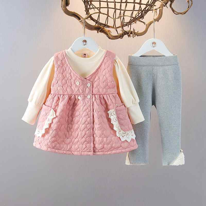 ・カテゴリ: ベビー・キッズ服セット・対象性別: 女性・スタイル: カジュアル・セット内容: 3点セット・袖丈: 長袖・ボトムス丈: 長ズボン・生地の厚さ: 裏起毛・柄: 無地・素材: 綿96.2%・安全基準: A類・留め具の種類: プルオーバー・カラー展開: ピンク、ライトイエロー・サイズ展開: 66cm、73cm、80cm、90cm、100cm、110cm、120cm