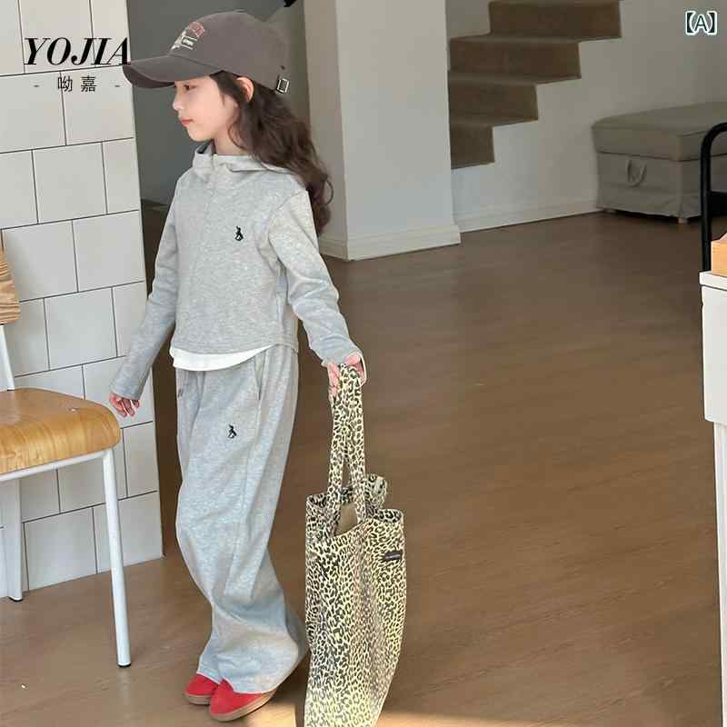・カテゴリ: 子供用セットアップ・対象性別: 女性・スタイル: 韓国風・セット内容: トップス、ボトムス・対象年齢: 中大童（8歳以上、140cm以上）・袖丈: 長袖・パンツ丈: 長ズボン・生地加工: 柔軟処理・生地の厚さ: 普通・テーマ・要素: スポーツ・主な素材: ポリエステル100%・カラー展開: 灰色薄手、黄色薄手、灰色裏起毛、黄色裏起毛・サイズ展開: 110cm、120cm、130cm、140cm、150cm、160cm、170cm
