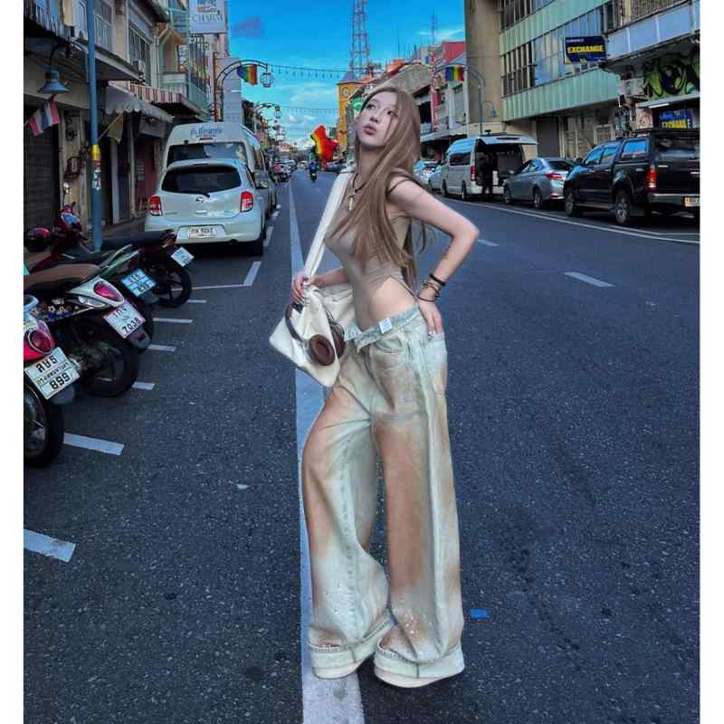 ・カテゴリ: デニムパンツ・主な素材: デニム、綿・スタイル: 都市風、オフィス、きれいめカジュアル・パンツタイプ: ワイドパンツ・丈: ロング丈・ウエスト: ハイウエスト・デザイン・装飾: ダメージ加工、バイカラー、ウォッシュ加工、ラインストーン加工・カラー展開: ヴィンテージ加工ブラウン・サイズ展開: S、M、L、XL
