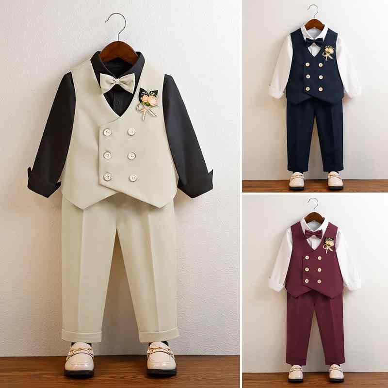 ・性別: 男・対象年齢: 中小童（3〜8歳、100〜140cm）・ネックライン: Vネック・スタイル: 韓国版、フォーマル、ブリティッシュ、カジュアル・柄: 無地・厚さ: 普通・生地加工: 柔軟処理・フード: フードなし・袖丈: 長袖・安全基準: B類・裏地素材: ポリエステル98%・前立て: ダブルブレスト・主な素材: ポリエステル78.4%・ウエストバンド: なし・カラー展開: カーキ4点セット（ベスト+パンツ+蝶ネクタイ+コサージュ）、カーキ5点セット（ベスト+パンツ+黒シャツ+蝶ネクタイ+コサージュ）、カーキ5点セット（ベスト+パンツ+黒半袖シャツ+蝶ネクタイ+コサージュ）、カーキ5点セット（ベスト+パンツ+白シャツ+蝶ネクタイ+コサージュ）、カーキ5点セット（ベスト+パンツ+白半袖シャツ+蝶ネクタイ+コサージュ）、ネイビー4点セット（ベスト+パンツ+蝶ネクタイ+コサージュ）、ネイビー5点セット（ベスト+パンツ+白シャツ+蝶ネクタイ+コサージュ）、ネイビー5点セット（ベスト+パンツ+白半袖シャツ+蝶ネクタイ+コサージュ）、ワインレッド4点セット（ベスト+パンツ+蝶ネクタイ+コサージュ）、ワインレッド5点セット（ベスト+パンツ+白シャツ+蝶ネクタイ+コサージュ）、ワインレッド5点セット（ベスト+パンツ+白半袖シャツ+蝶ネクタイ+コサージュ）、ブルー4点セット（ベスト+パンツ+蝶ネクタイ+コサージュ）、ブルー5点セット（ベスト+パンツ+白シャツ+蝶ネクタイ+コサージュ）、ブルー5点セット（ベスト+パンツ+白半袖シャツ+蝶ネクタイ+コサージュ）、ピンク4点セット（ベスト+パンツ+蝶ネクタイ+コサージュ）、ピンク5点セット（ベスト+パンツ+白シャツ+蝶ネクタイ+コサージュ）、ピンク5点セット（ベスト+パンツ+白半袖シャツ+蝶ネクタイ+コサージュ）、カーキ5点セット（ベスト+パンツ+黒裏起毛コットンシャツ+蝶ネクタイ+コサージュ）、カーキ5点セット（ベスト+パンツ+白裏起毛コットンシャツ+蝶ネクタイ+コサージュ）、ネイビー5点セット（ベスト+パンツ+白裏起毛コットンシャツ+蝶ネクタイ+コサージュ）、ワインレッド5点セット（ベスト+パンツ+白裏起毛コットンシャツ+蝶ネクタイ+コサージュ）、ブルー5点セット（ベスト+パンツ+白裏起毛コットンシャツ+蝶ネクタイ+コサージュ）、ピンク5点セット（ベスト+パンツ+白裏起毛コットンシャツ+蝶ネクタイ+コサージュ）・サイズ展開: 80cm（推奨体重7.5-10kg）、90cm（推奨体重10-14kg）、100cm（推奨体重14-17.5kg）、110cm（推奨体重17.5-21kg）、120cm（推奨体重21-25kg）、130cm（推奨体重25-28kg）、140cm（推奨体重28-31kg）、150cm（推奨体重31-35kg）、160cm（推奨体重35-39kg）、170cm（推奨体重39-43kg）・着丈: ショート丈・インナータイプ: ポリエステルライナー・着用シーン: ピアノ発表会、司会、パフォーマンス、合唱、写真撮影、ステージ、ショー、フォーマル・カテゴリ: キッズアウター、ジャケット、コート