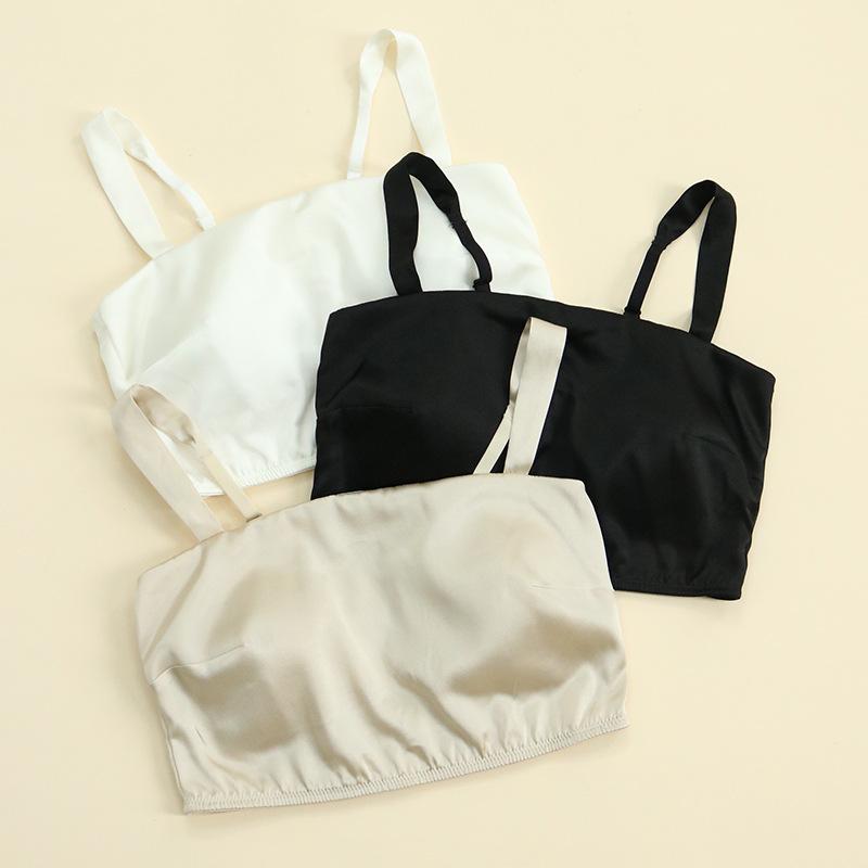 キャミソール レディース インナー 接触冷感 サテン シルク ブラトップ カップ付き 薄手 ノンワイヤー 美背中 Vネック 下着 肌着 アンダーウェア 無地 お出かけ 旅行 デート 大人 ママ 30代 春 夏物 putera-10515406 GRATIQUE MIEI パッケージ画像