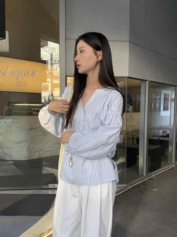 ・カテゴリ: shirts・スタイル: カジュアル・主な素材: 綿45%、テンセル30%、ラミー25%・ネックライン: クルーネック・袖丈: 長袖・加工: ダメージ加工・シルエット: 標準・袖型: レギュラースリーブ・カラー展開: ホワイト、ダークグレー、オレンジ、ブルーストライプ・サイズ展開: フリーサイズ