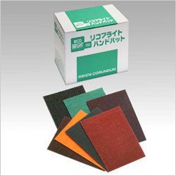 ハンドパッド 400番(20枚入) #400 ヘヤーライン仕上げ 木製品 サンディング 金属 樹脂 足付け ガスケット 汚れ落とし 理研コランダム リコブライト緑 グリーン ハンドパットVF ＜RICOB＞ / RICOB-VF-400 3