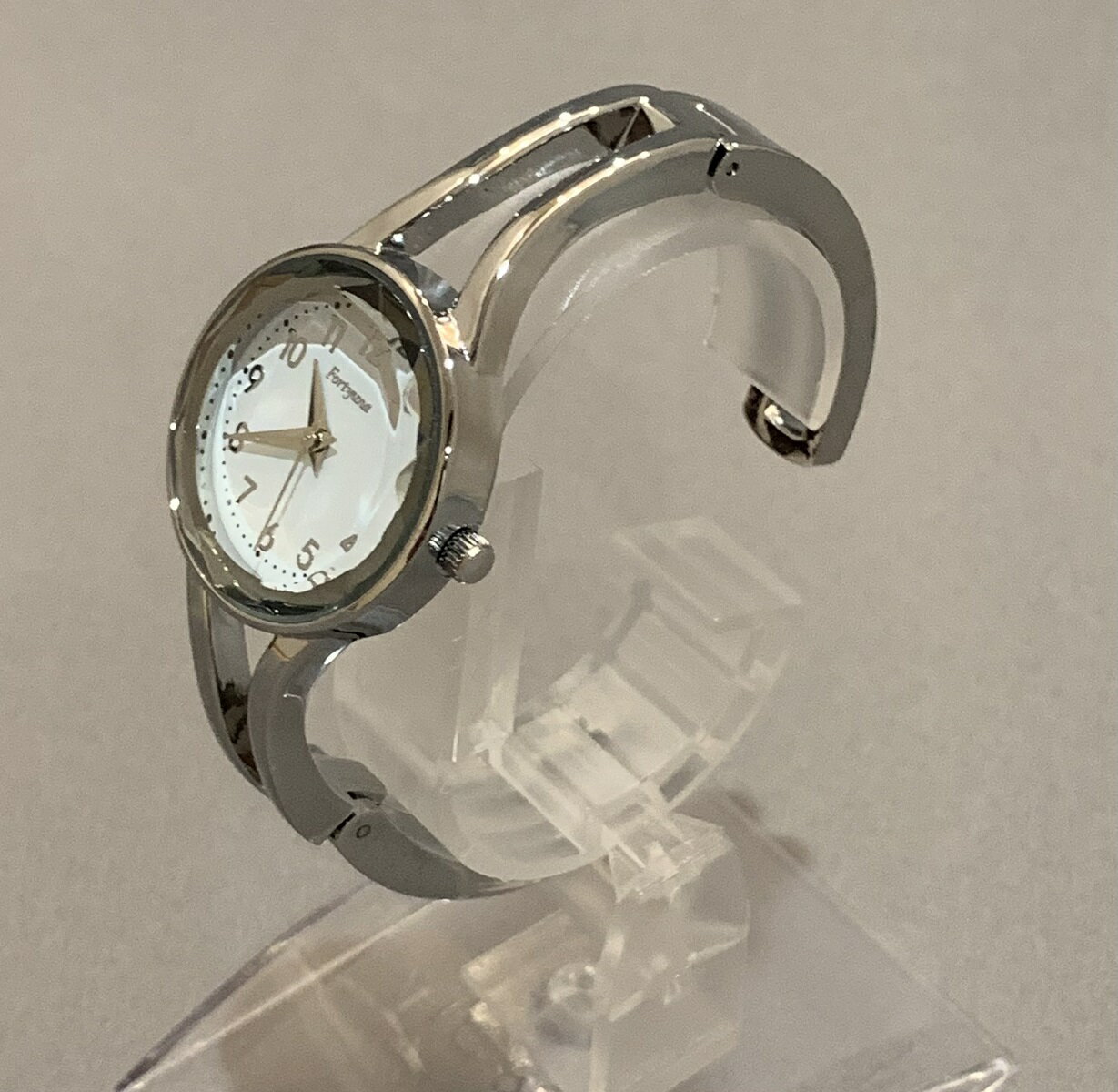 Proバイダー堺駅前店の腕時計 レディース かわいい ファッションウォッチ シルバー 高級 おしゃれ バングル ブレスレット 日本製 ムーブメント｜アングル2